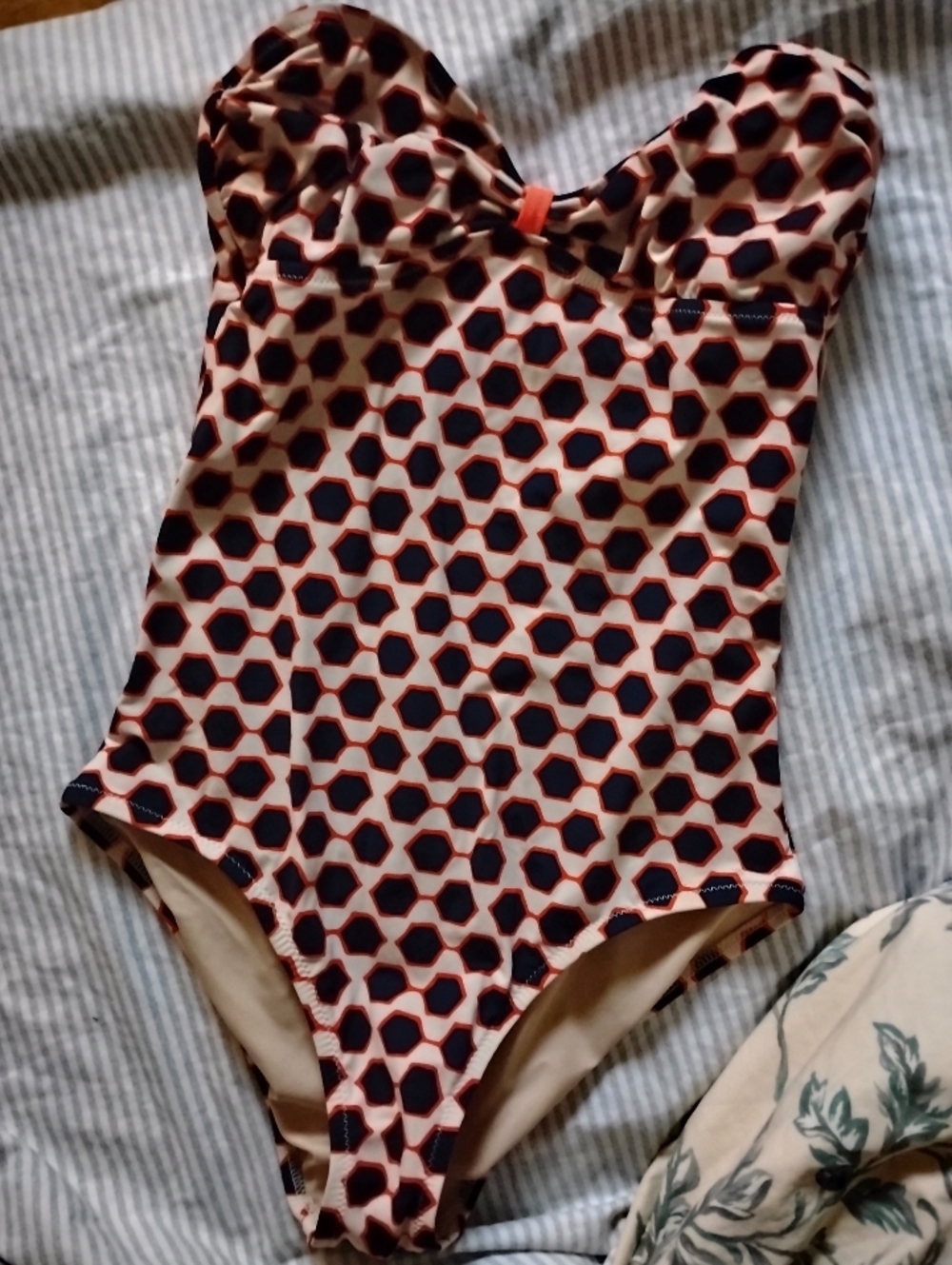 J Crew Graphic One Piece Swim Suit Very Cool Size 6